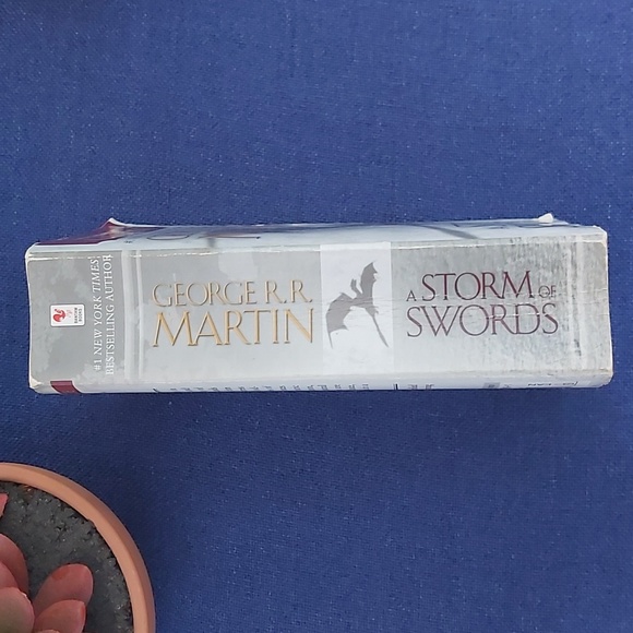 A Storm of Swords Paperback Novel - Picture 4 of 7